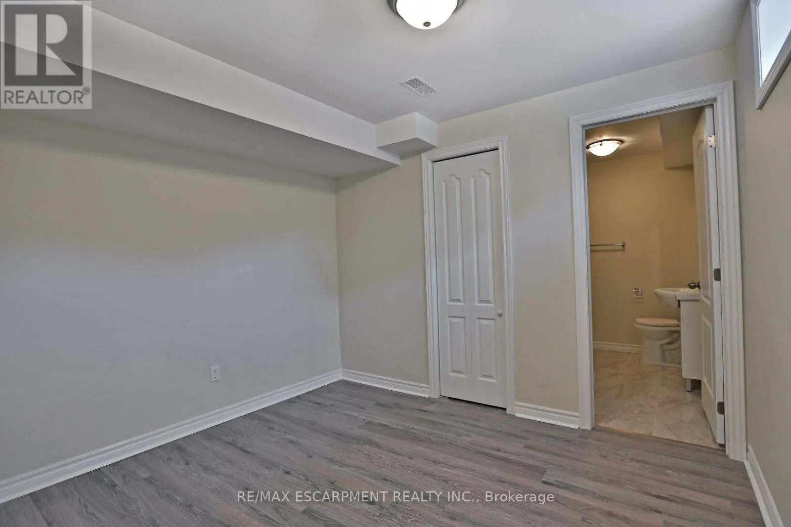 2 - 279 NASHVILLE CIRCLE
