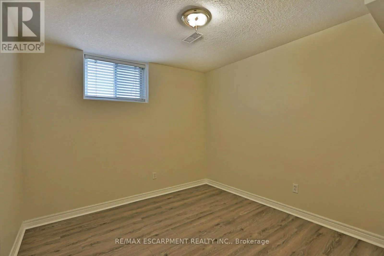 2 - 279 NASHVILLE CIRCLE