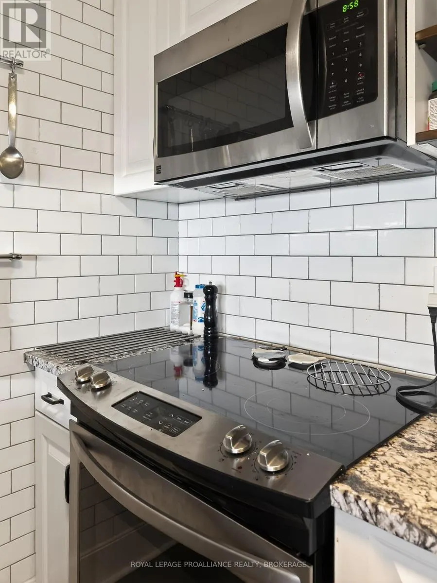 304 - 2 BAY STREET, #304