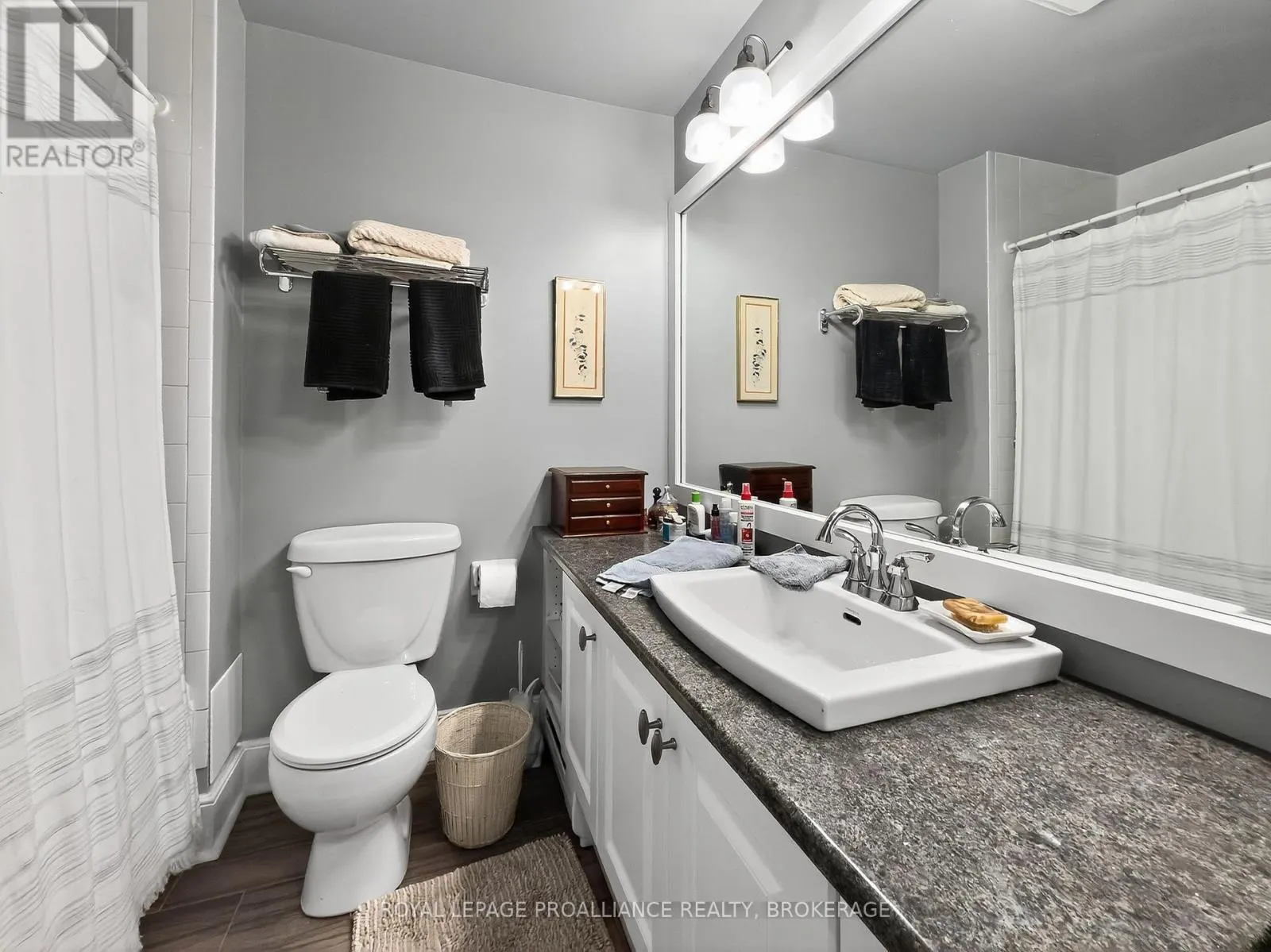 304 - 2 BAY STREET, #304