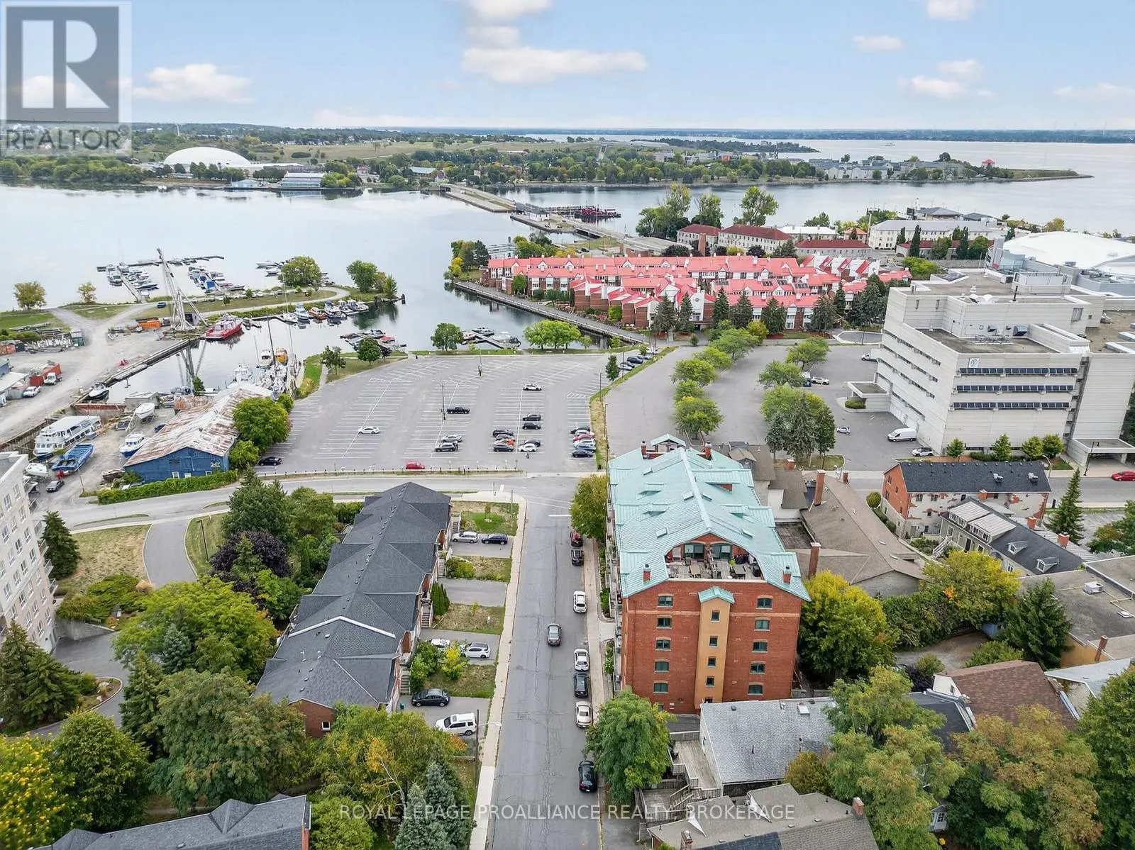 304 - 2 BAY STREET, #304