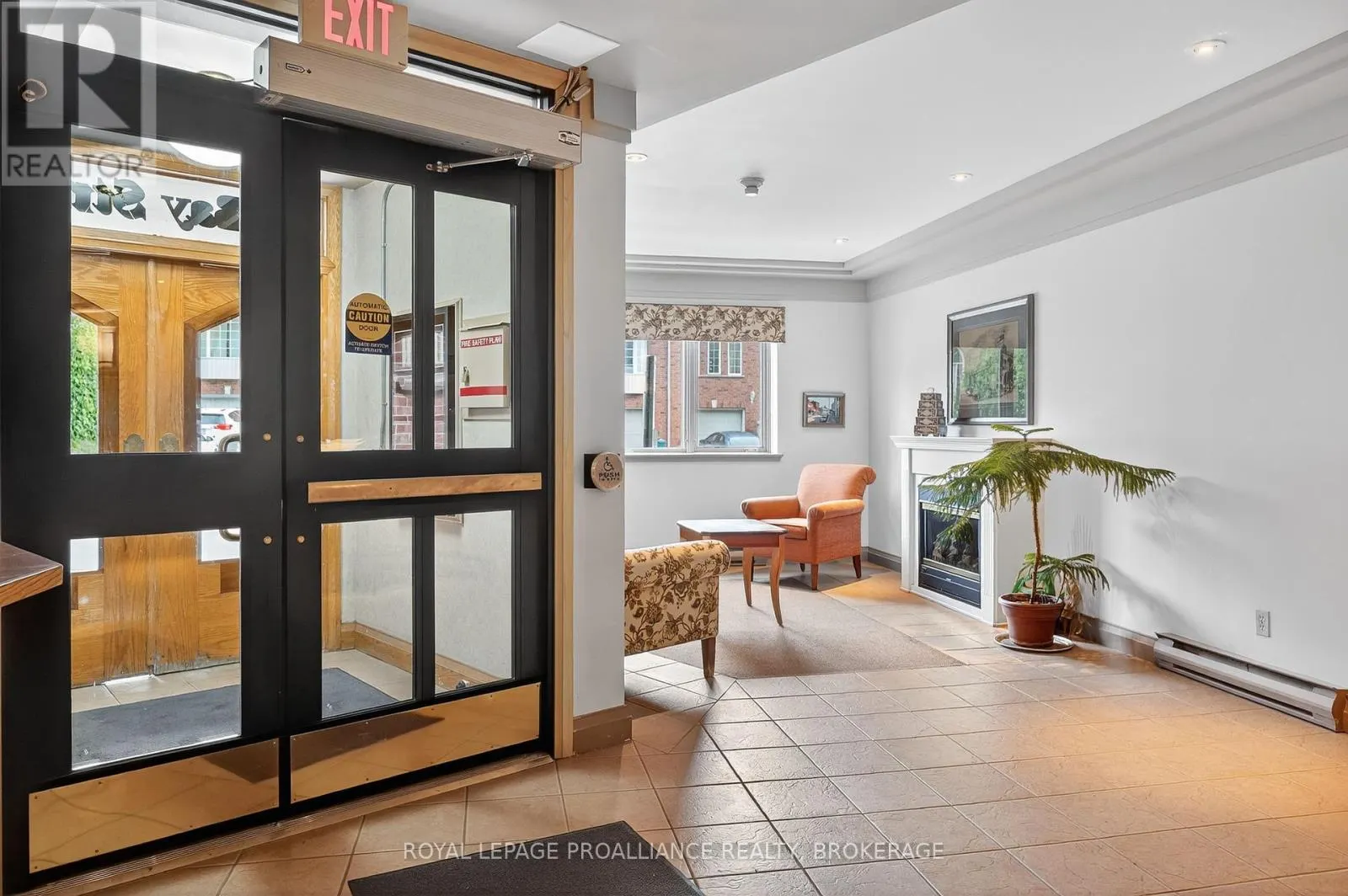 304 - 2 BAY STREET, #304