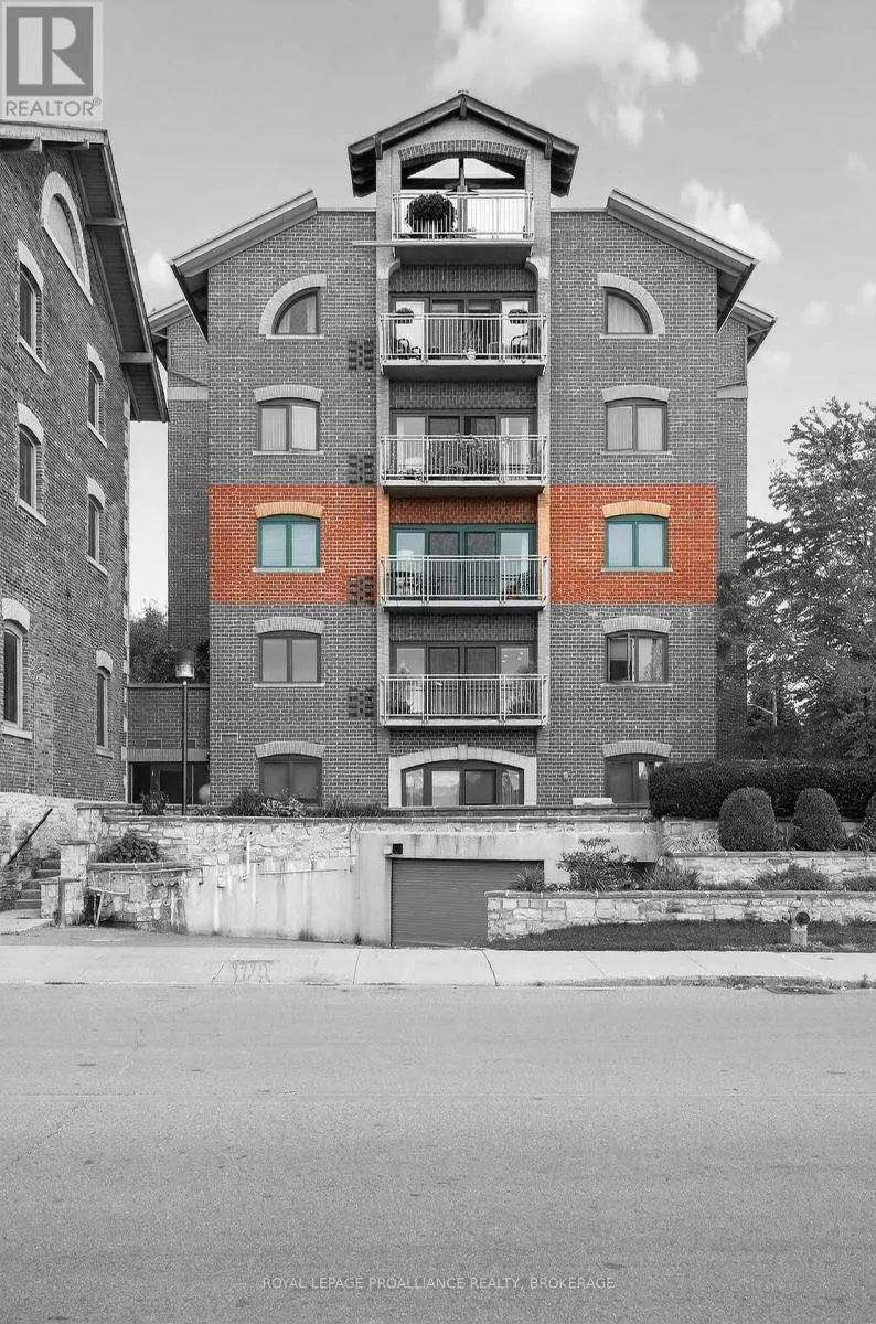 304 - 2 BAY STREET, #304