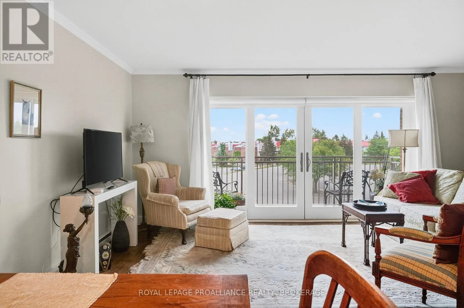 304 - 2 BAY STREET, #304