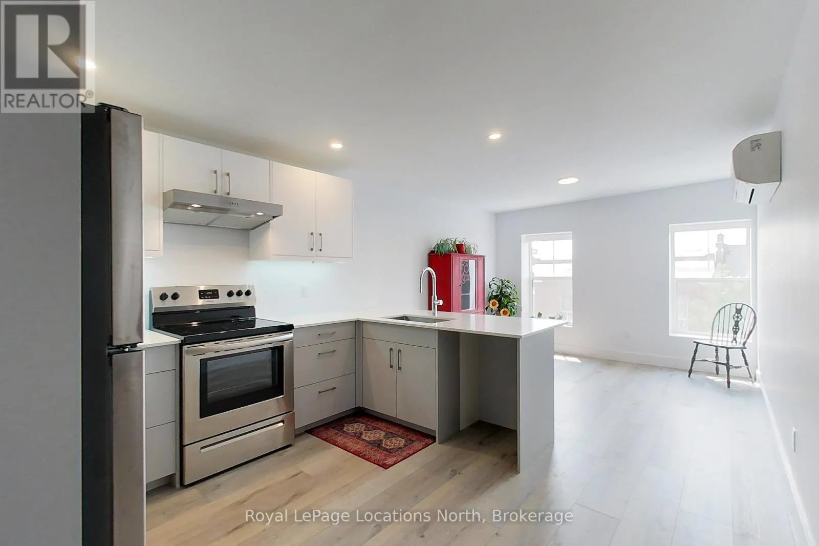 302 - 10 TROWBRIDGE STREET E, #302