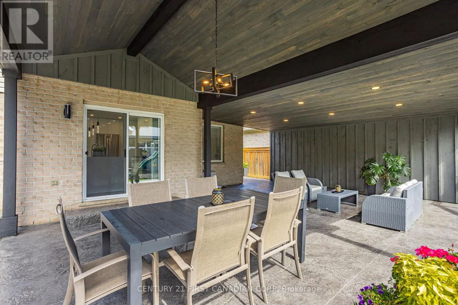 1075 BLACKMAPLE COURT