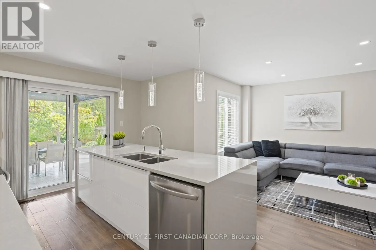 1075 BLACKMAPLE COURT