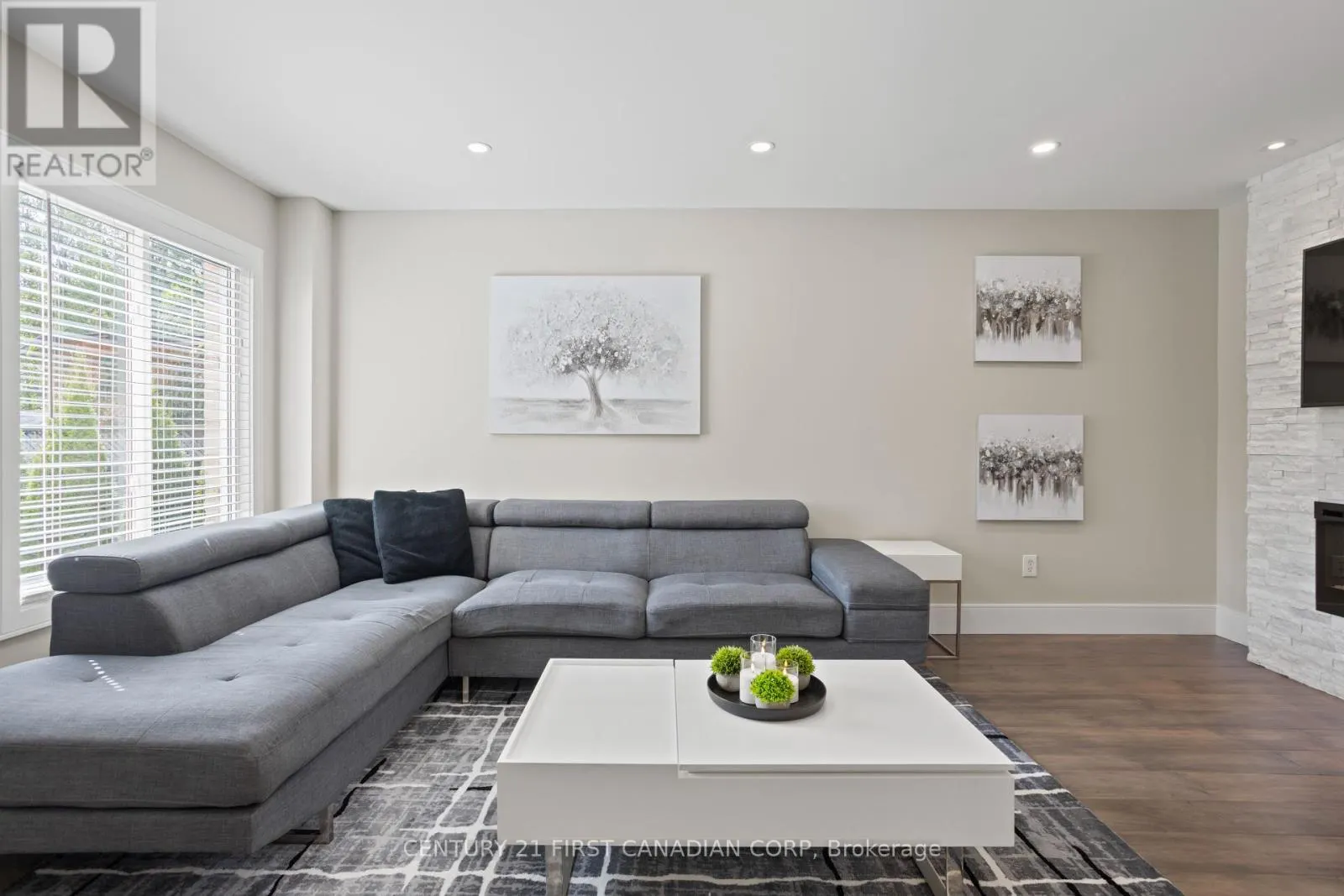 1075 BLACKMAPLE COURT