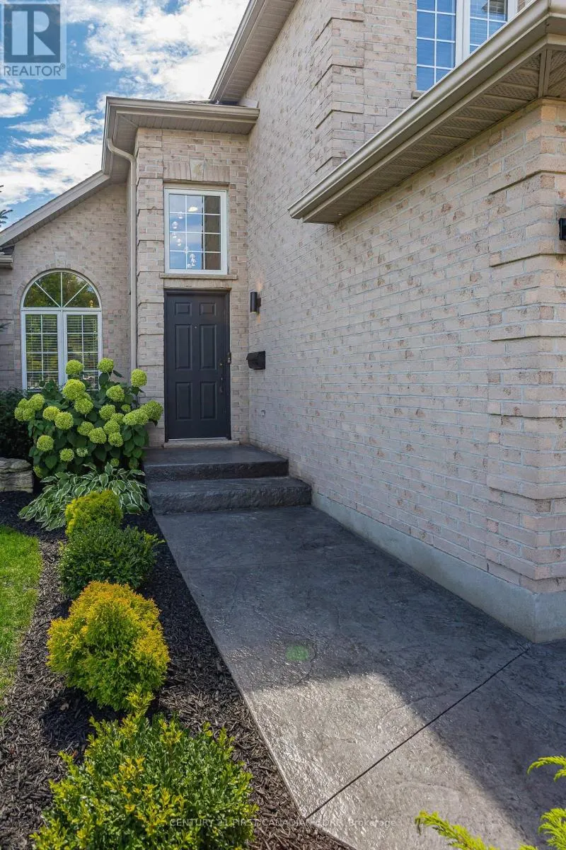 1075 BLACKMAPLE COURT