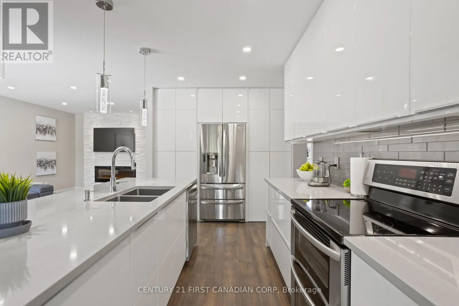1075 BLACKMAPLE COURT