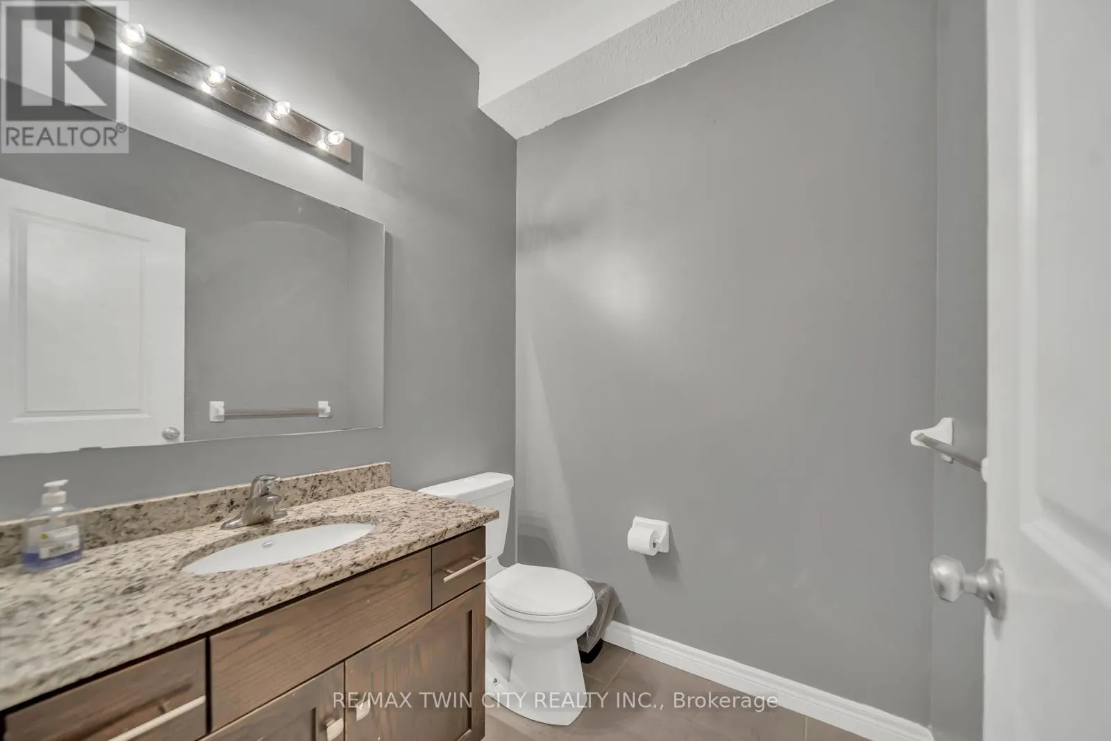 190 EDEN OAK TRAIL