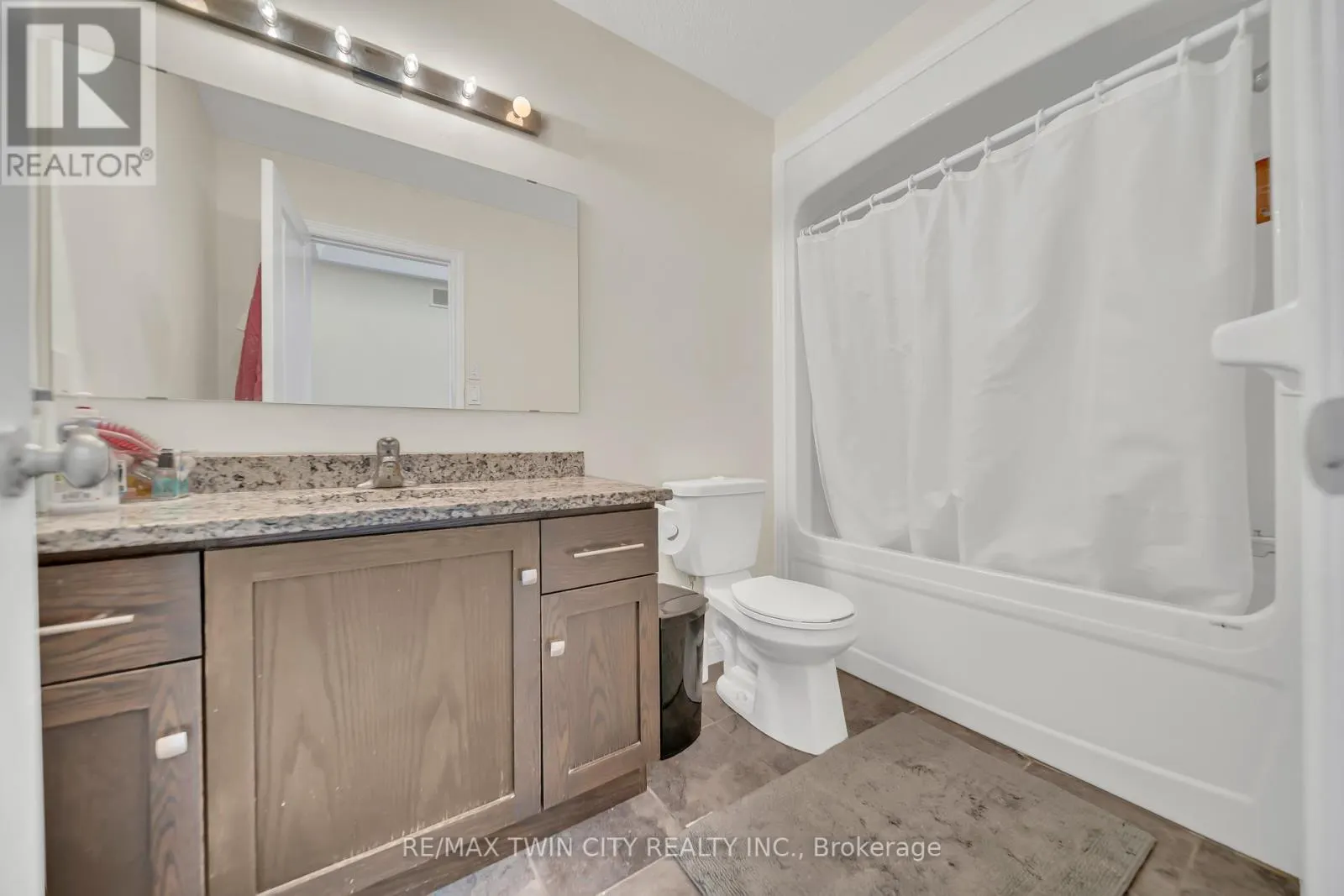 190 EDEN OAK TRAIL