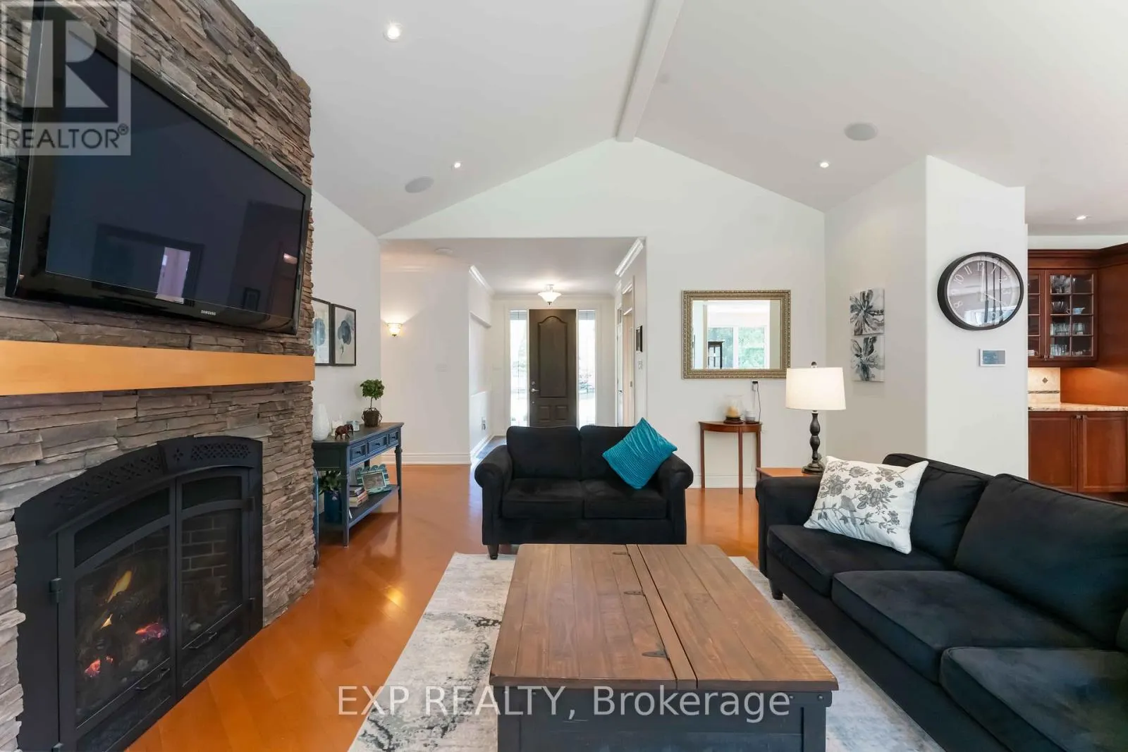 6805 PEBBLE TRAIL WAY