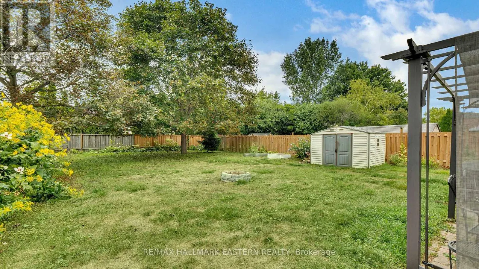 310 ELGIN STREET E