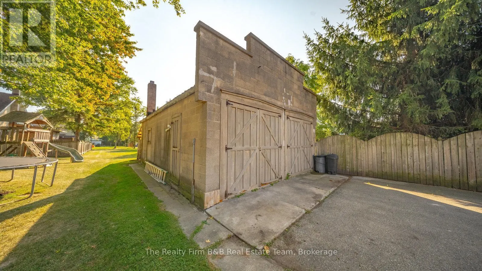 94 WOODSTOCK STREET N