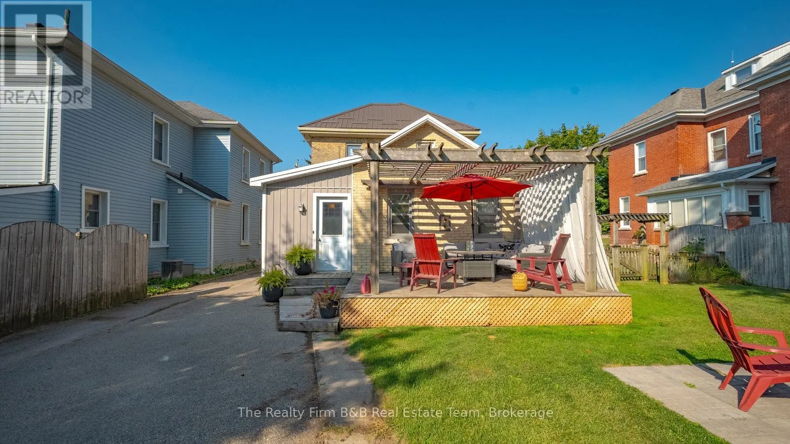 94 WOODSTOCK STREET N