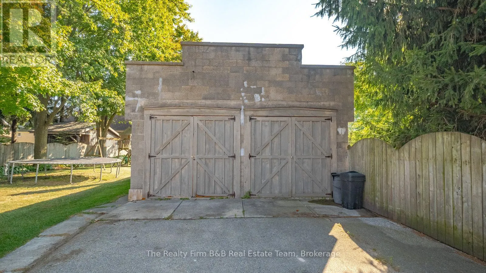 94 WOODSTOCK STREET N