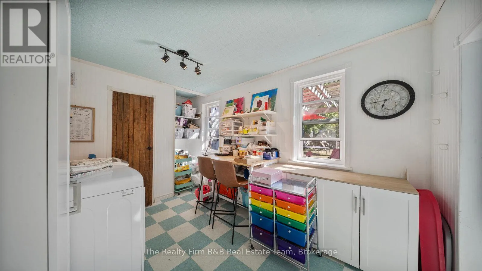 94 WOODSTOCK STREET N