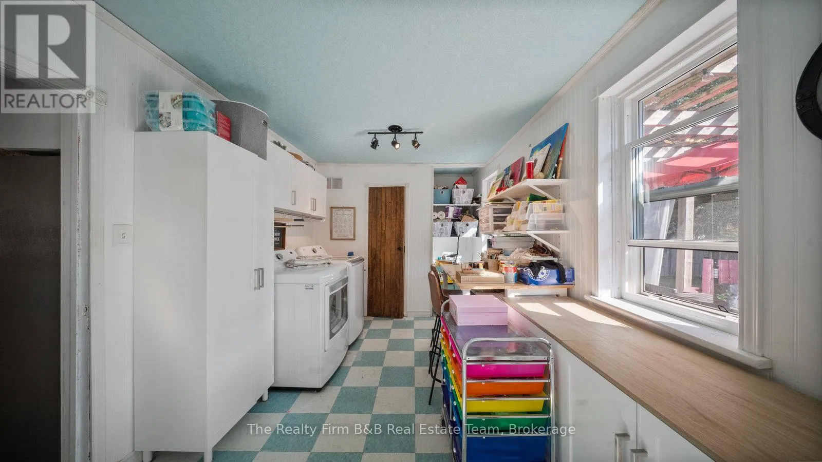 94 WOODSTOCK STREET N