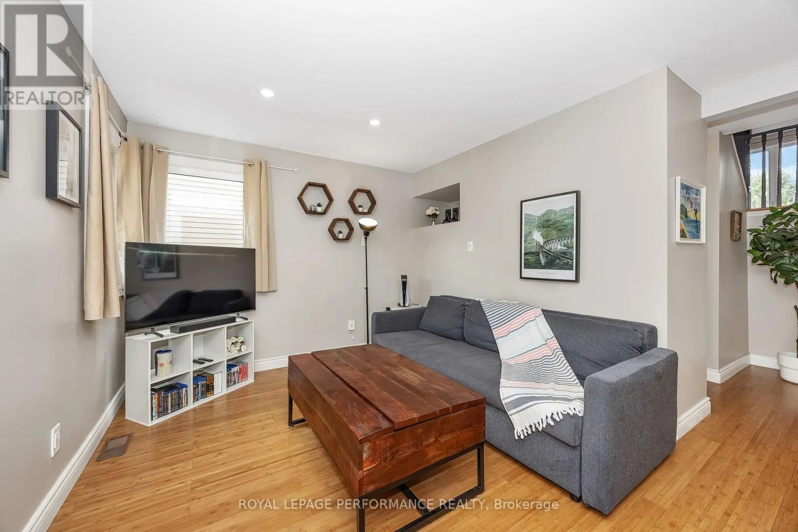8 HYANNIS AVENUE