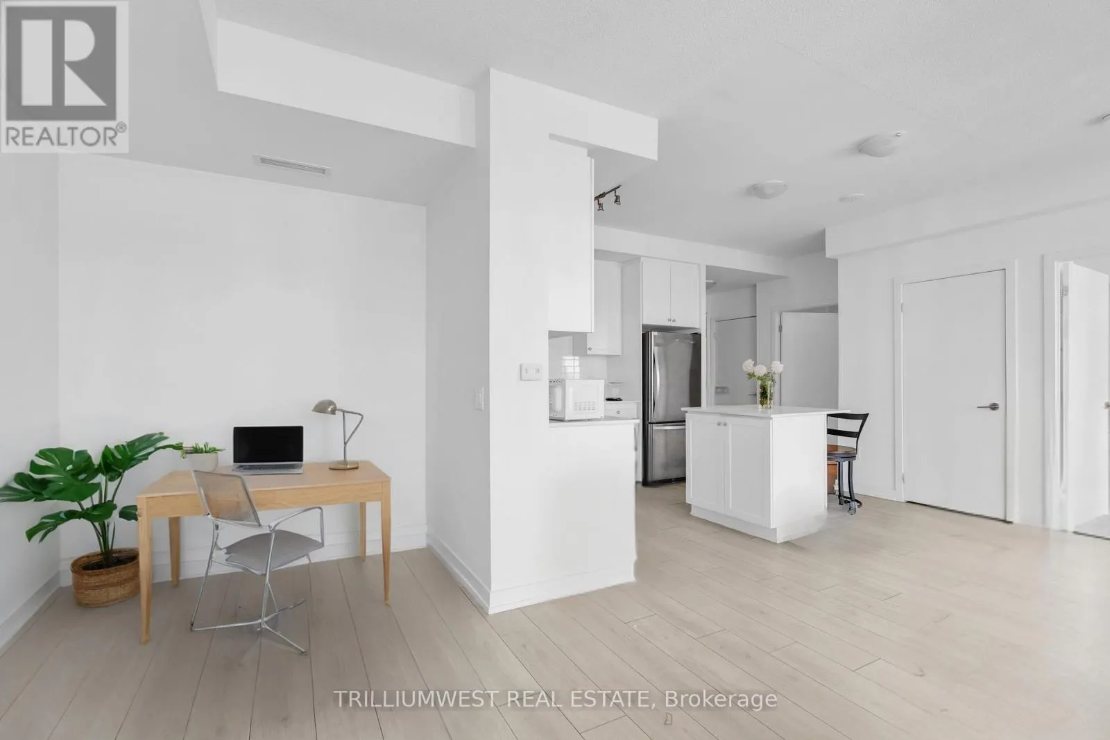 1210 - 55 DUKE STREET W