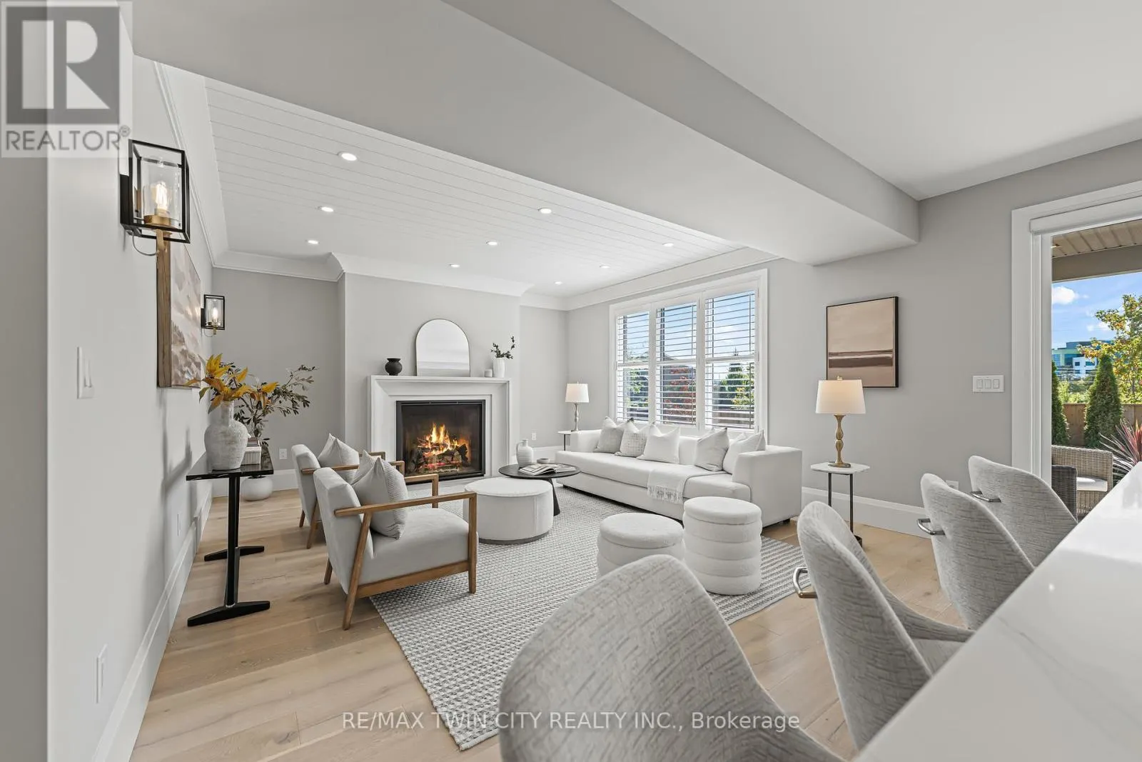 333 WESTPARK CRESCENT