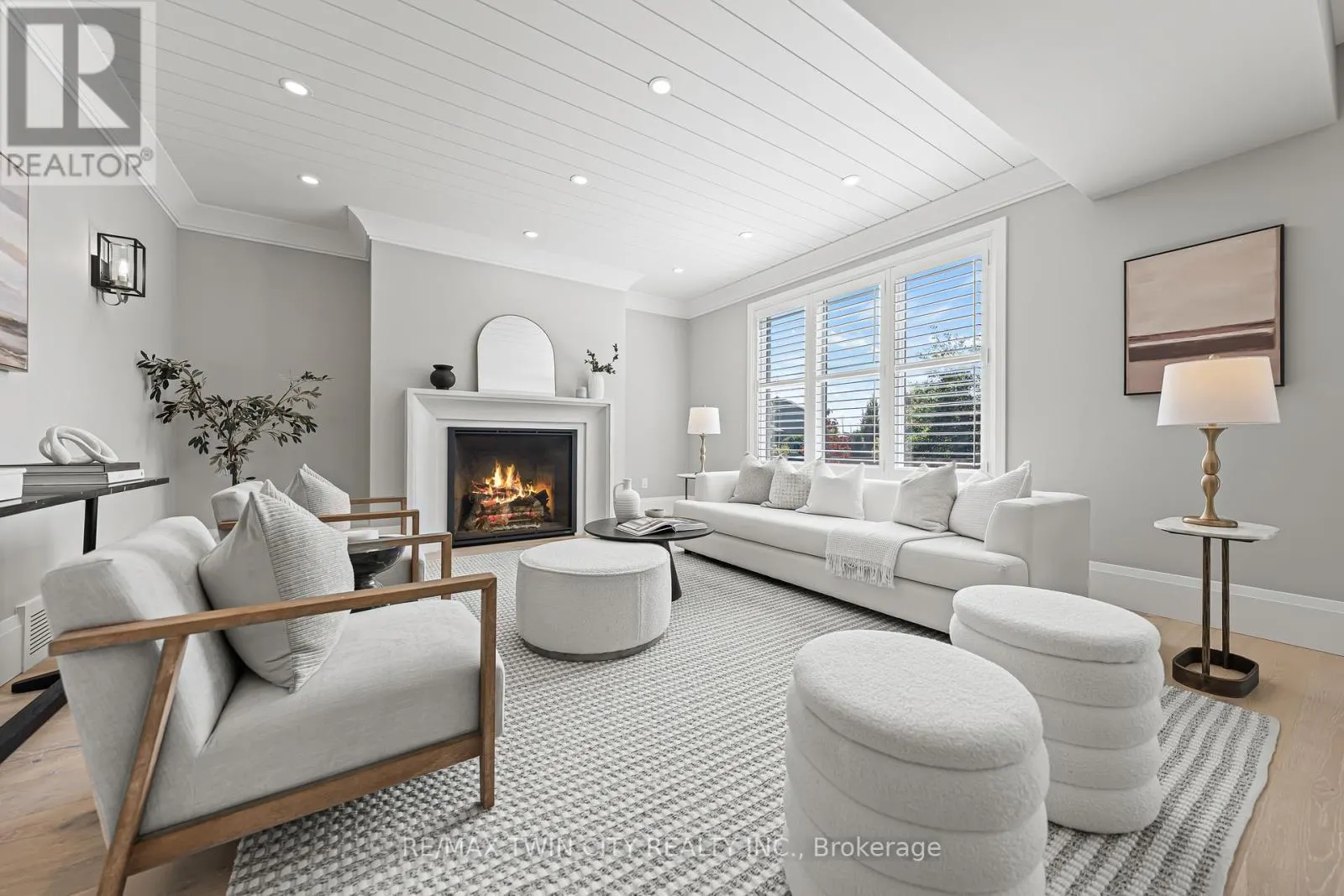 333 WESTPARK CRESCENT