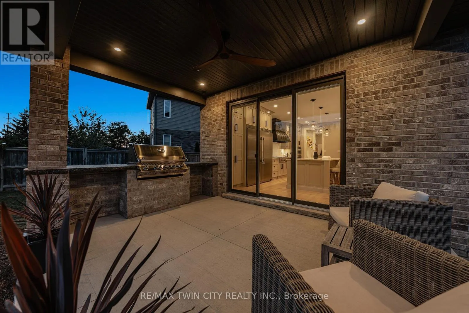 333 WESTPARK CRESCENT