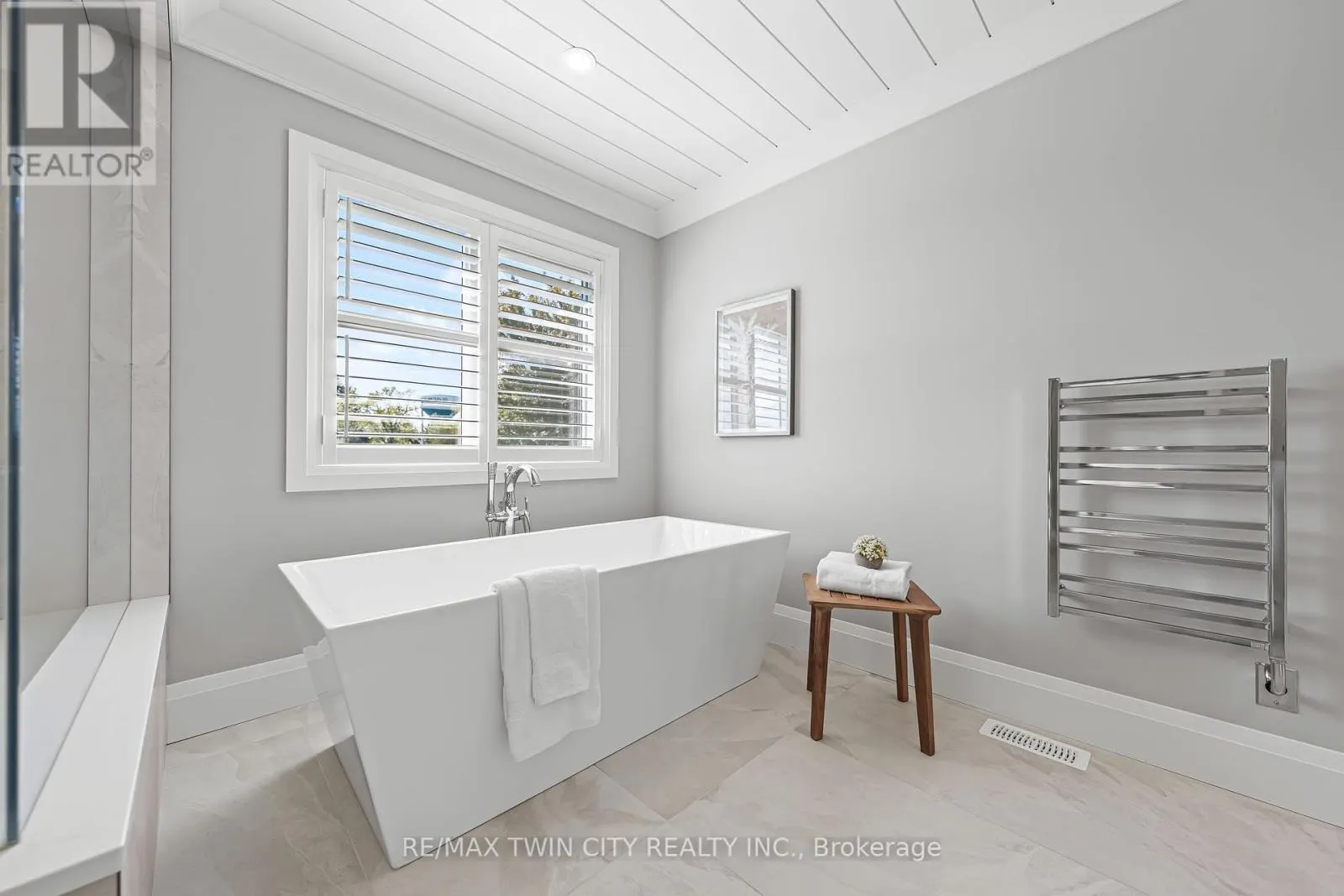 333 WESTPARK CRESCENT