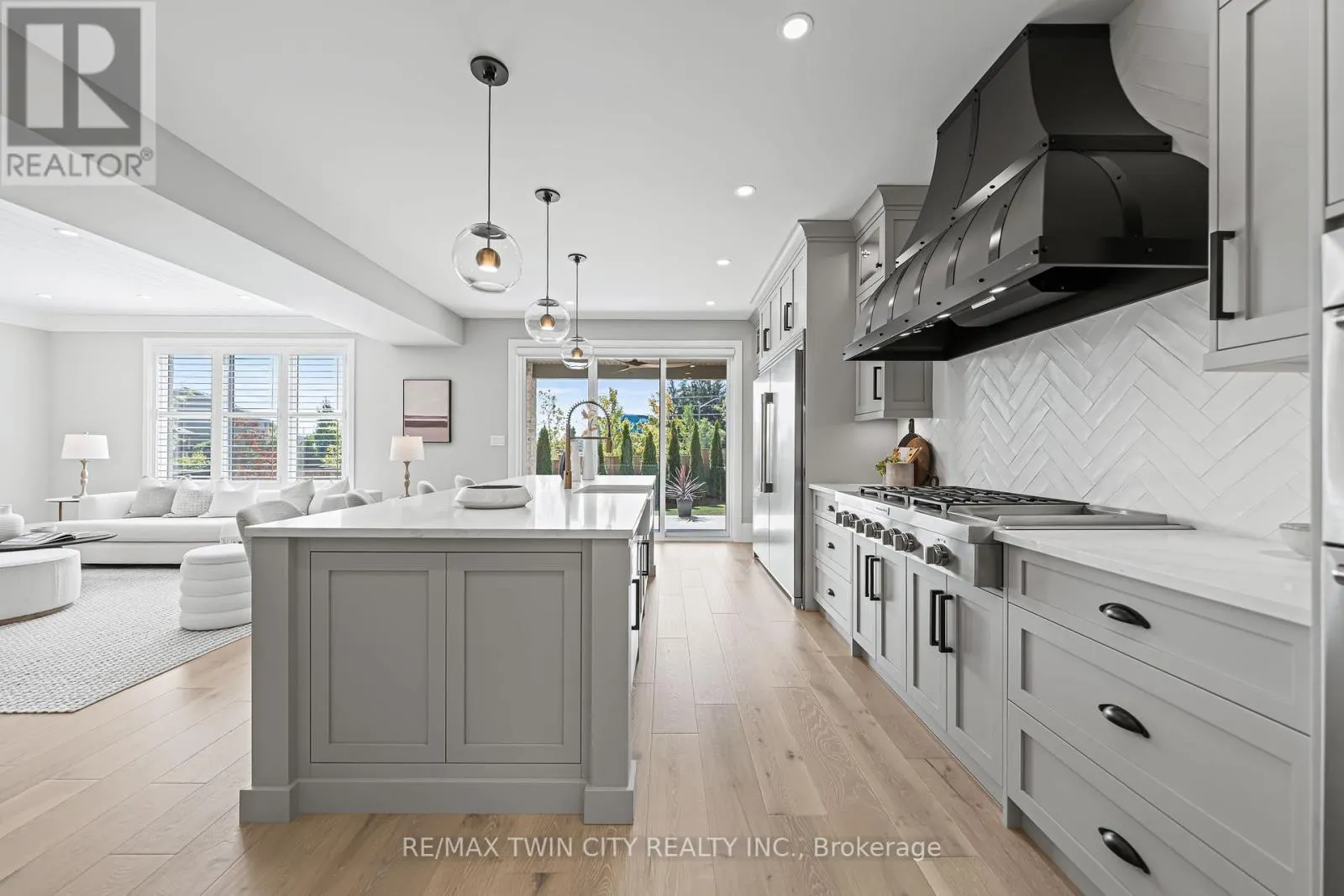 333 WESTPARK CRESCENT