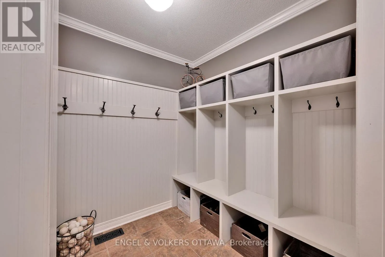 5 WYNRIDGE PLACE