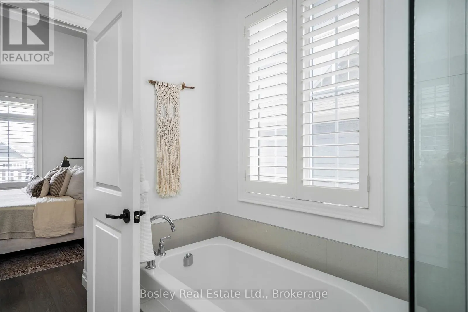 146 SNOW APPLE CRESCENT