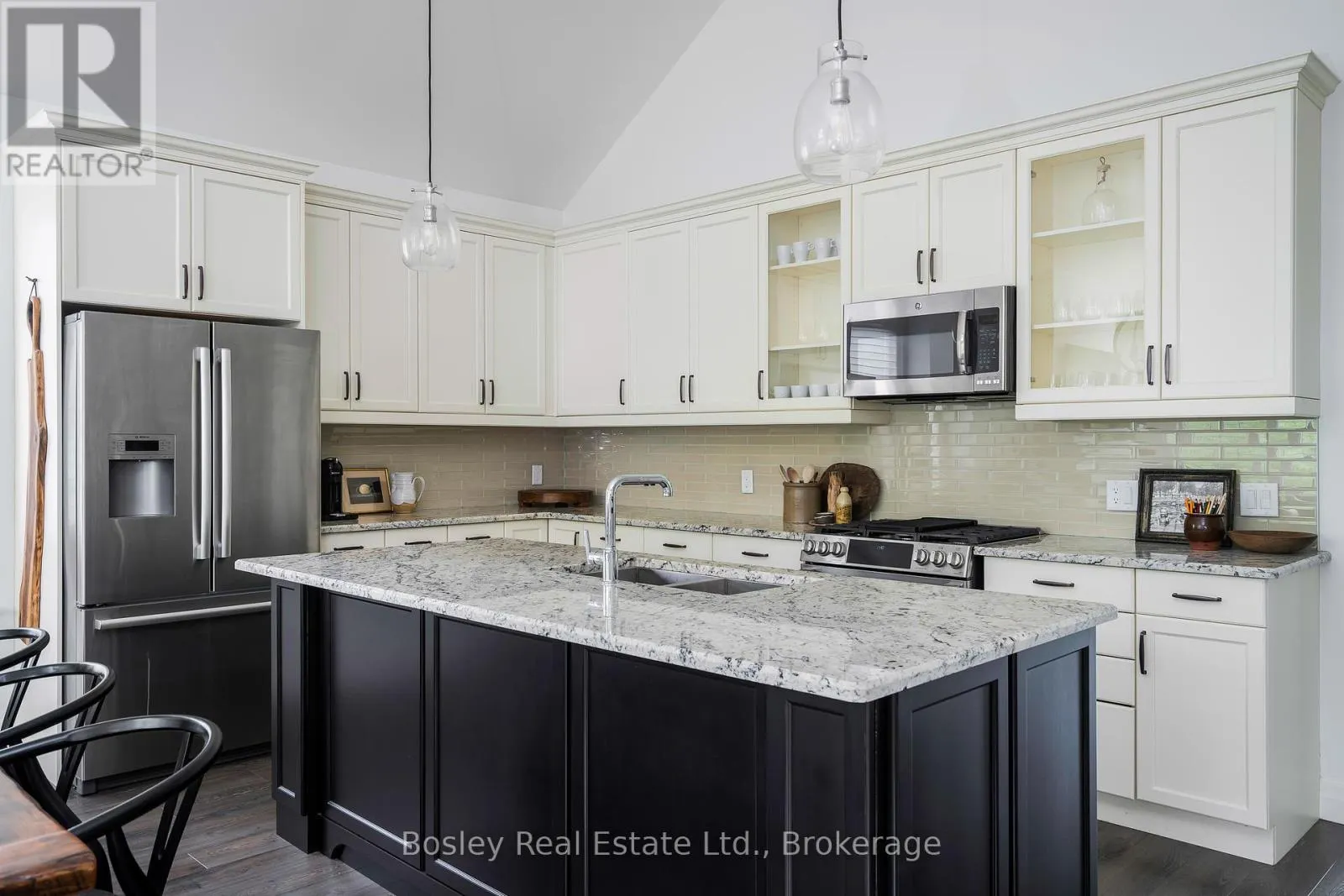 146 SNOW APPLE CRESCENT