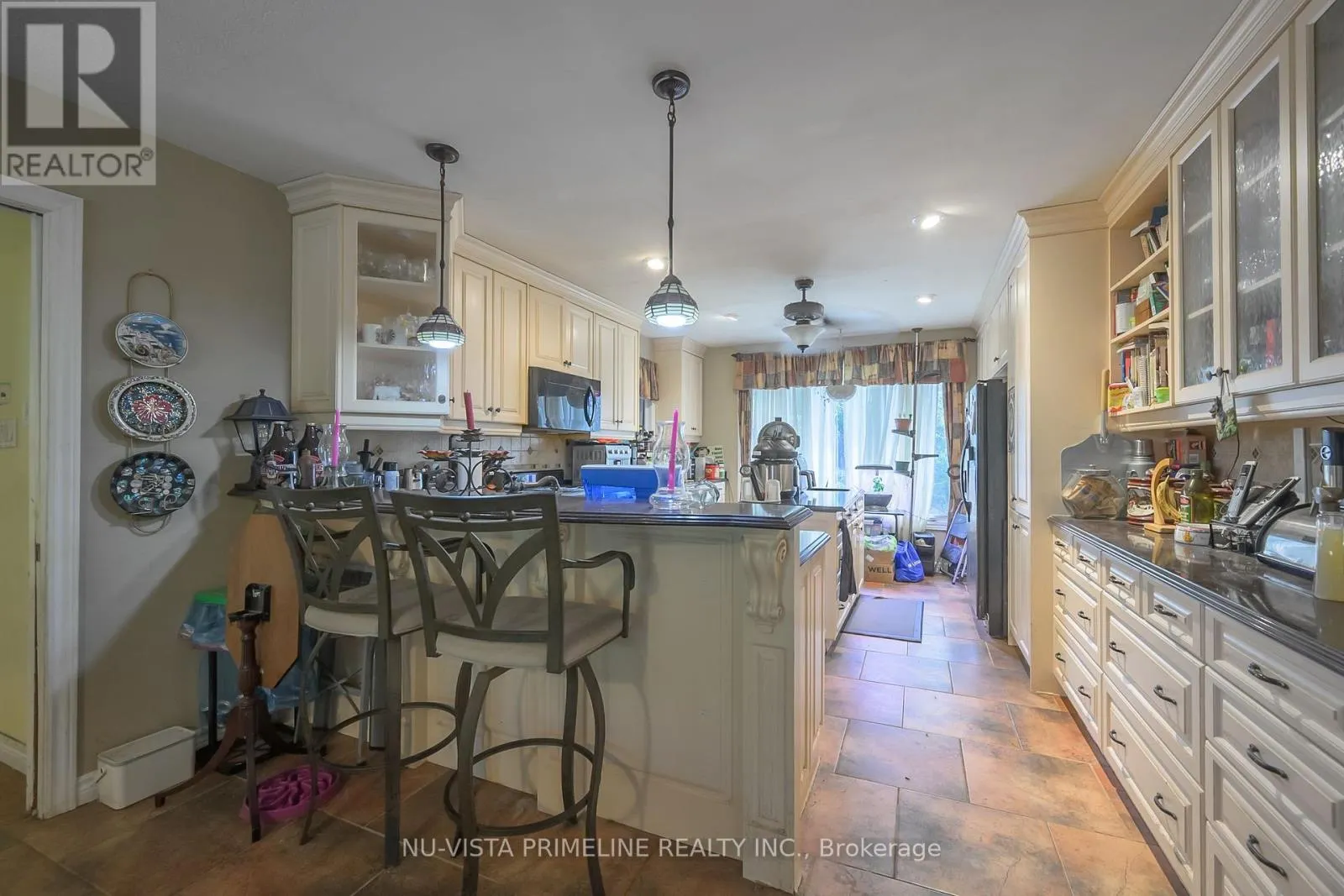 5699 SUNSET DRIVE