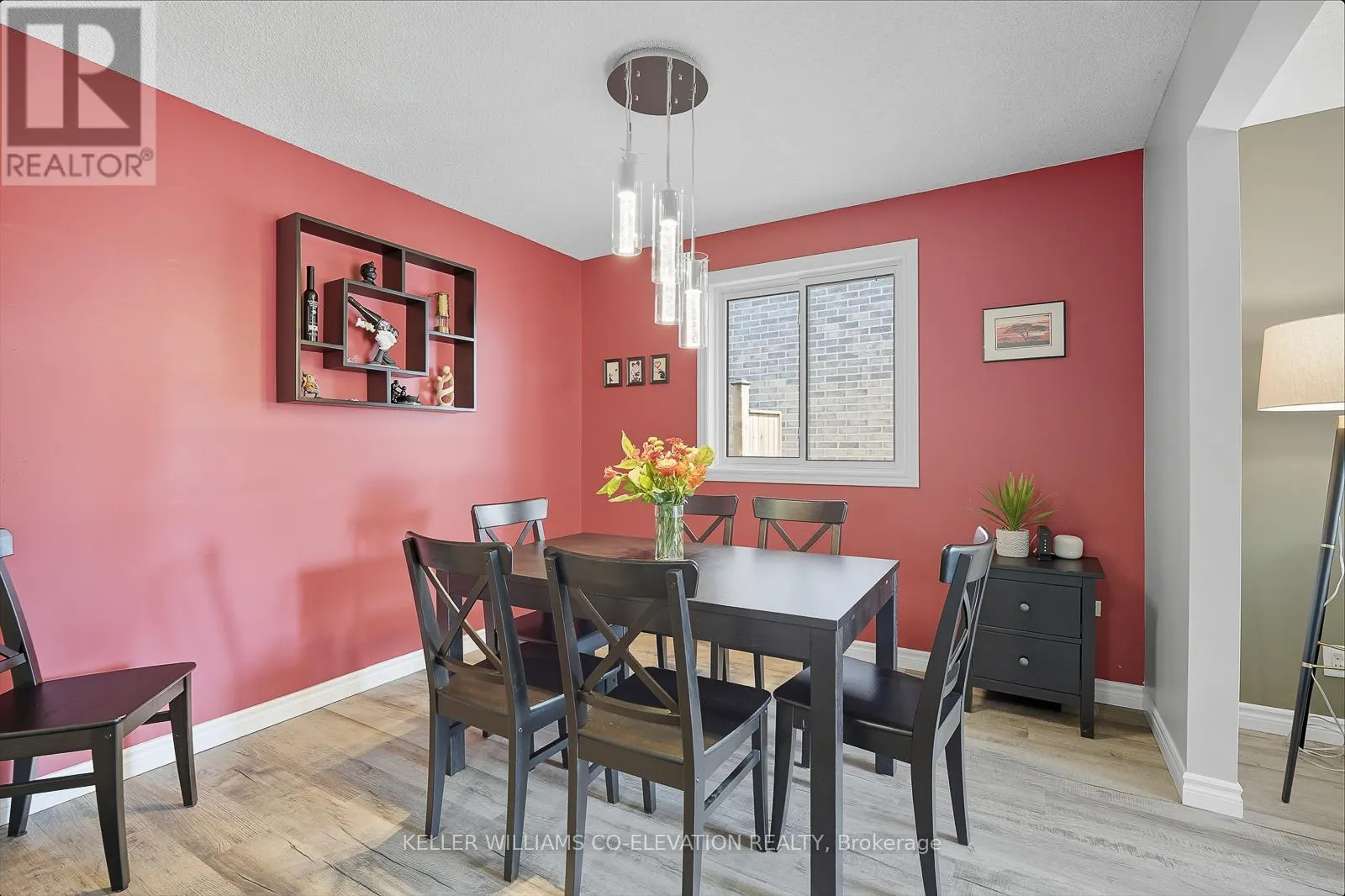 286 TAGGE CRESCENT