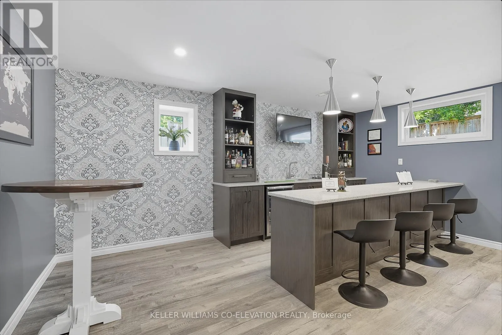 286 TAGGE CRESCENT