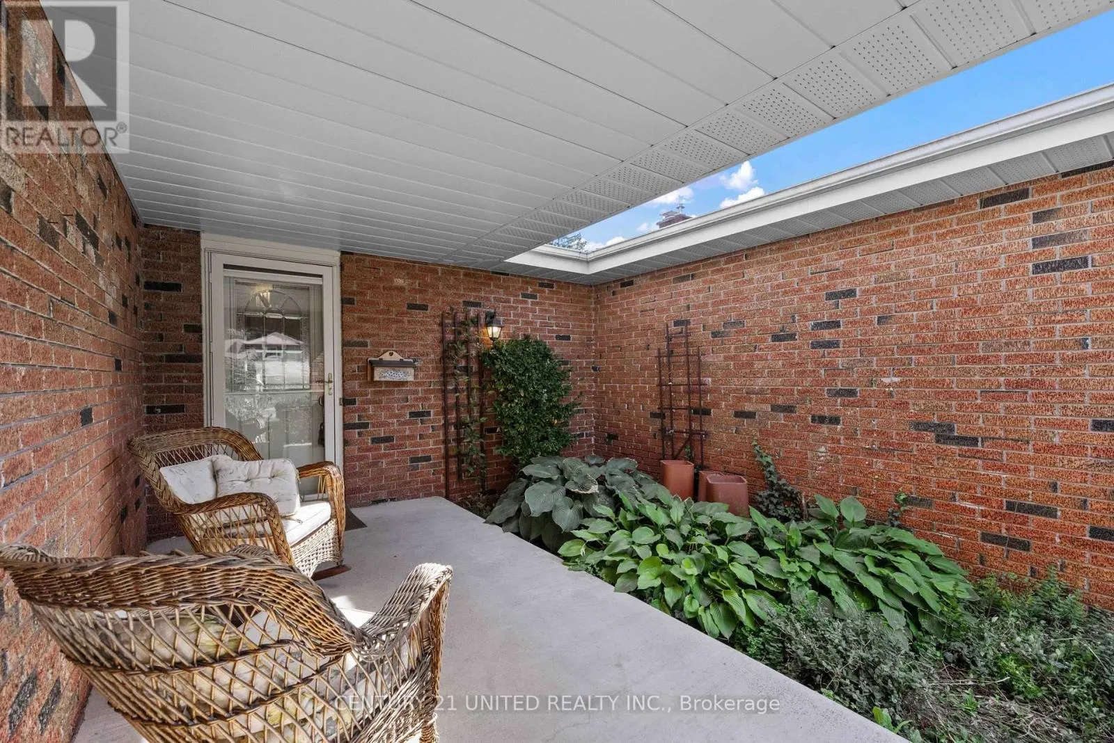 1332 BALSAM AVENUE