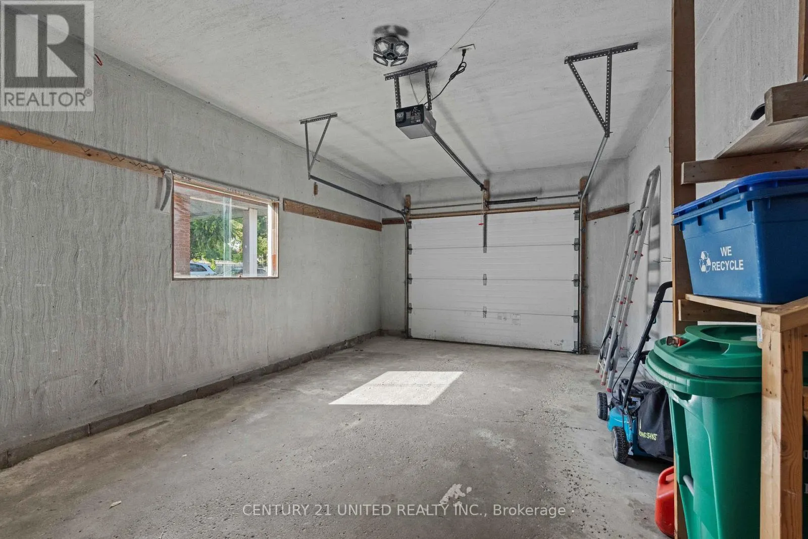 1332 BALSAM AVENUE