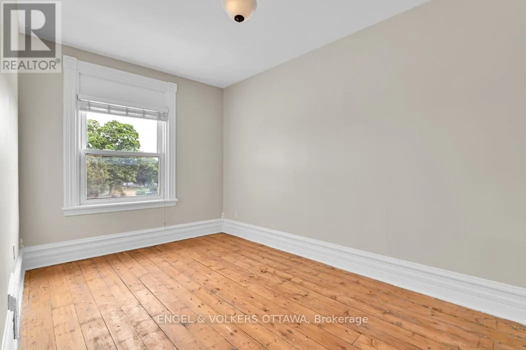 104 KING EDWARD AVENUE