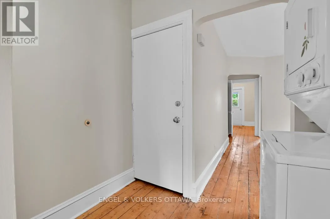 104 KING EDWARD AVENUE