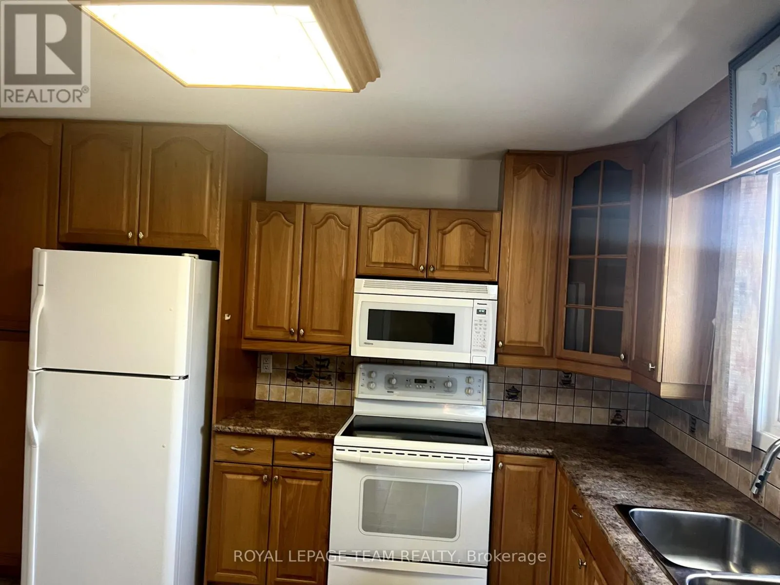 B - UPPER - 2656 DON STREET