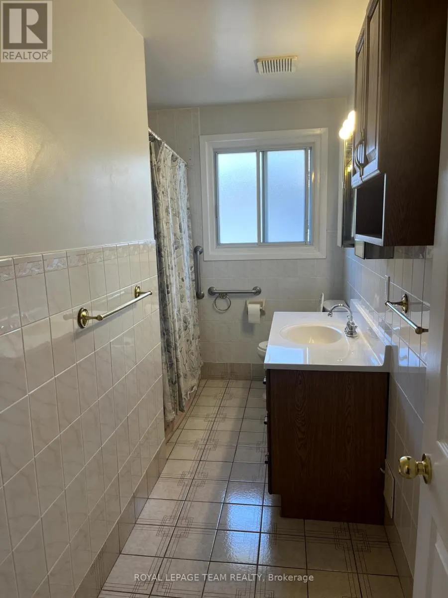 B - UPPER - 2656 DON STREET