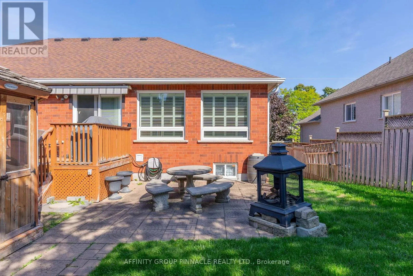17 WOOD COURT