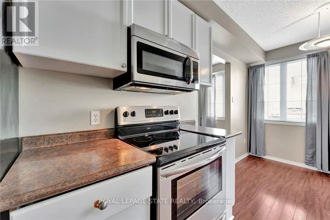 101 - 500 SILVERBIRCH BOULEVARD