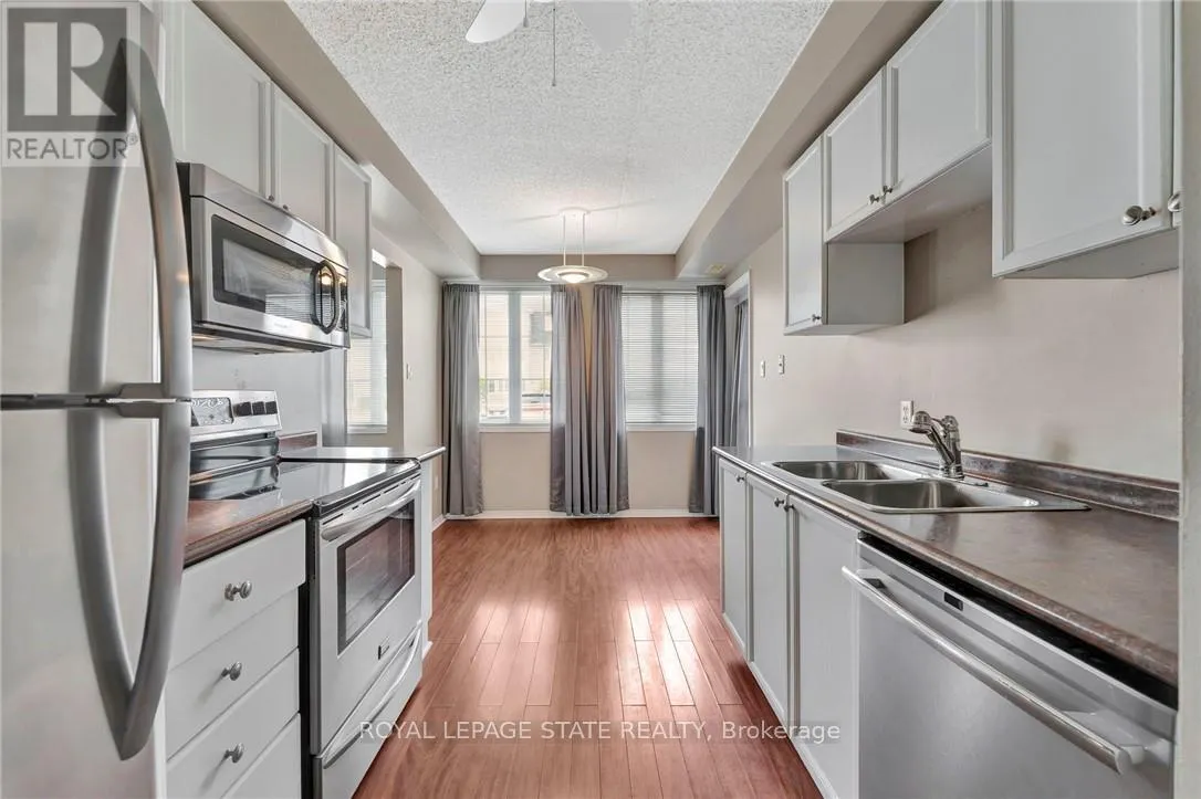 101 - 500 SILVERBIRCH BOULEVARD
