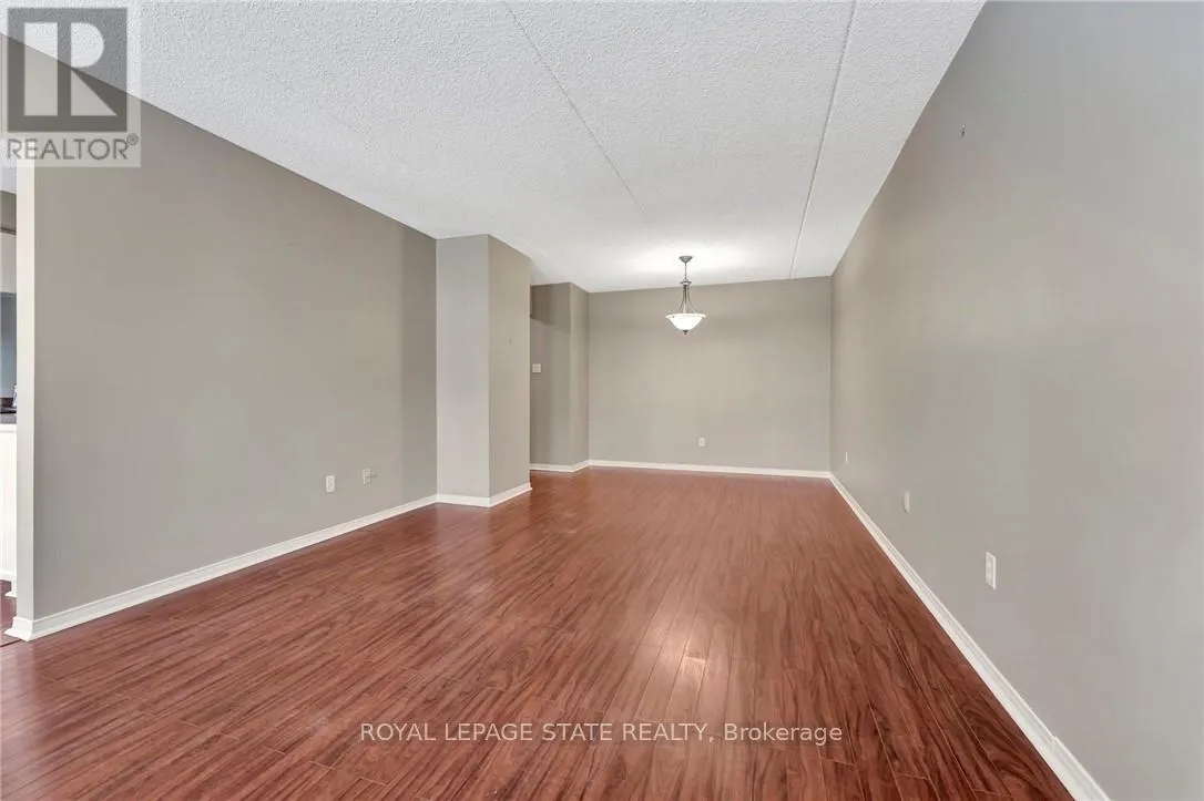 101 - 500 SILVERBIRCH BOULEVARD