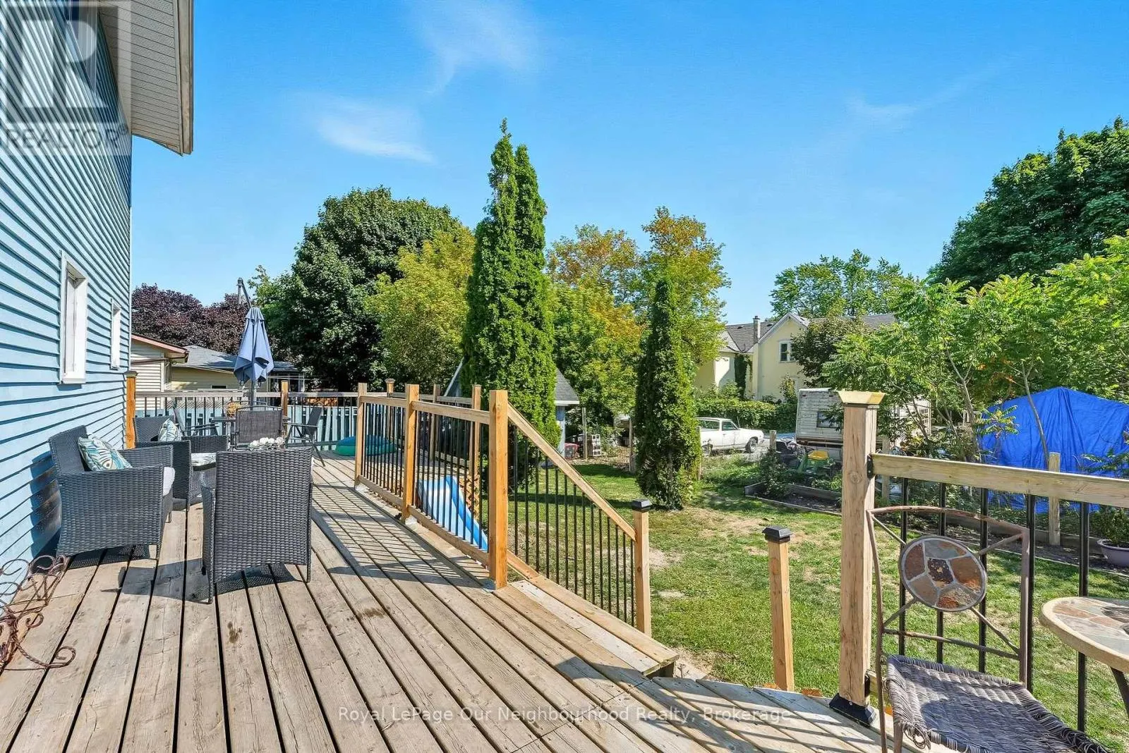 17 ELGIN STREET W