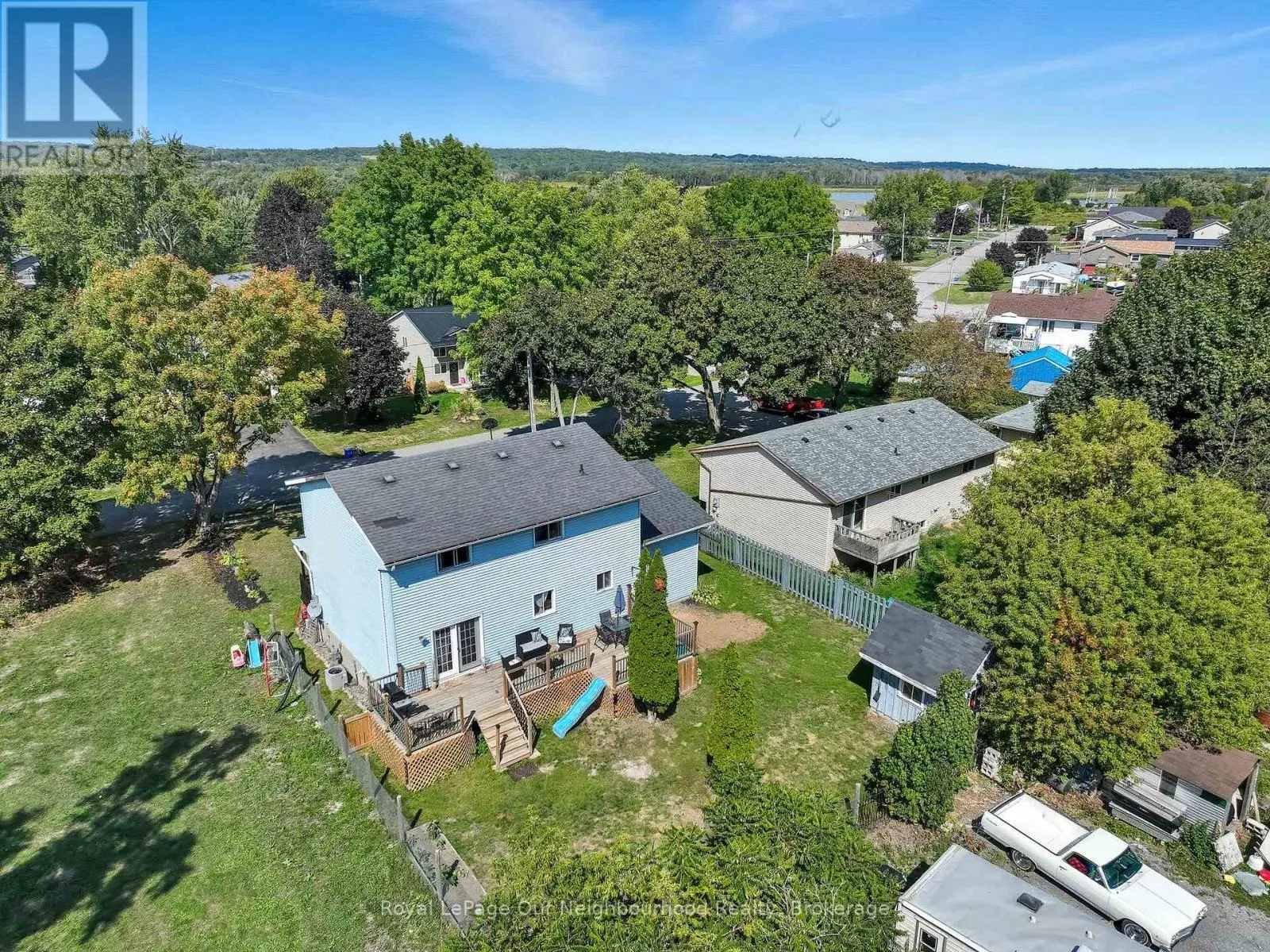 17 ELGIN STREET W
