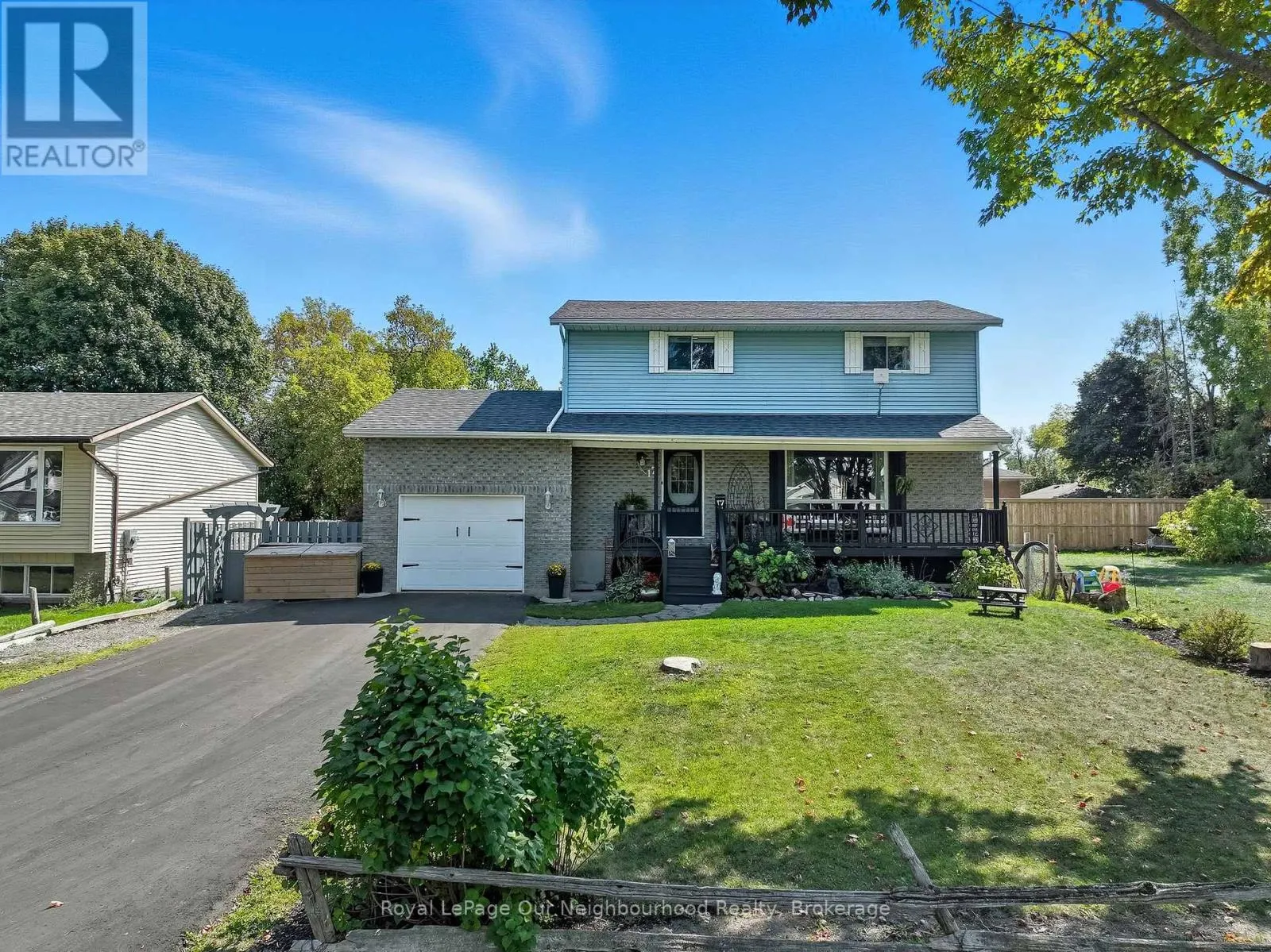 17 ELGIN STREET W