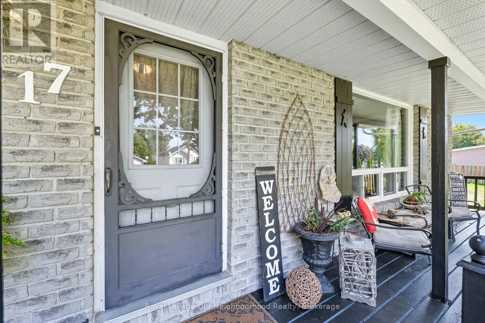 17 ELGIN STREET W